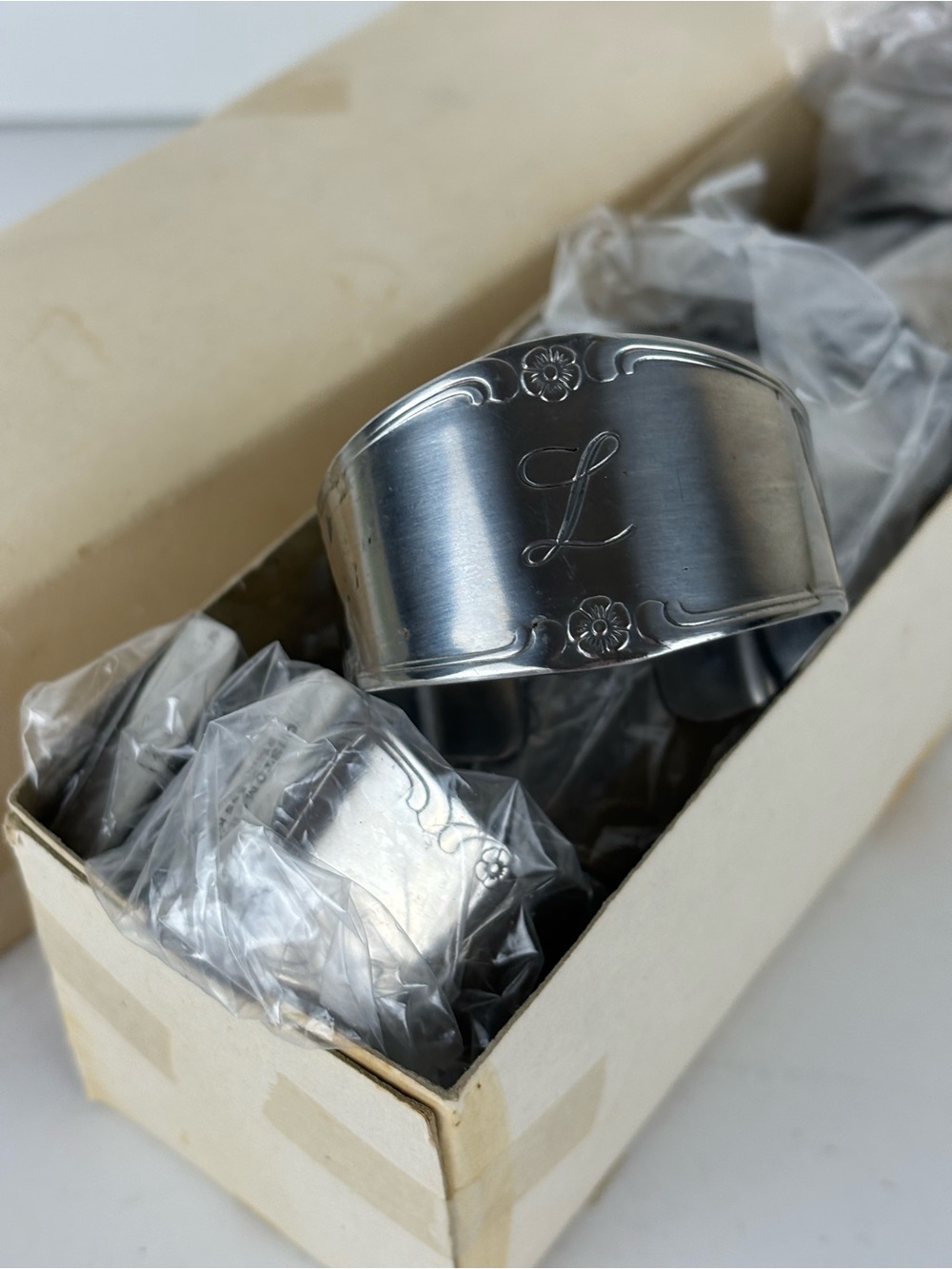 Stainless Napkin Rings-set of 8-NIB-Monagram L Floral-Vintage Customcraft